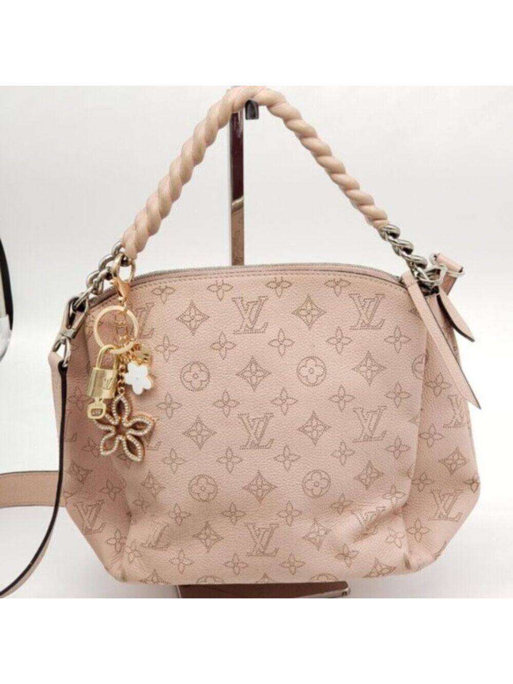 Louis Vuitton Authentic Gold Padlock 🔑 Key + Stylish Unbranded Clover Bag Charm - Picture 3 of 13